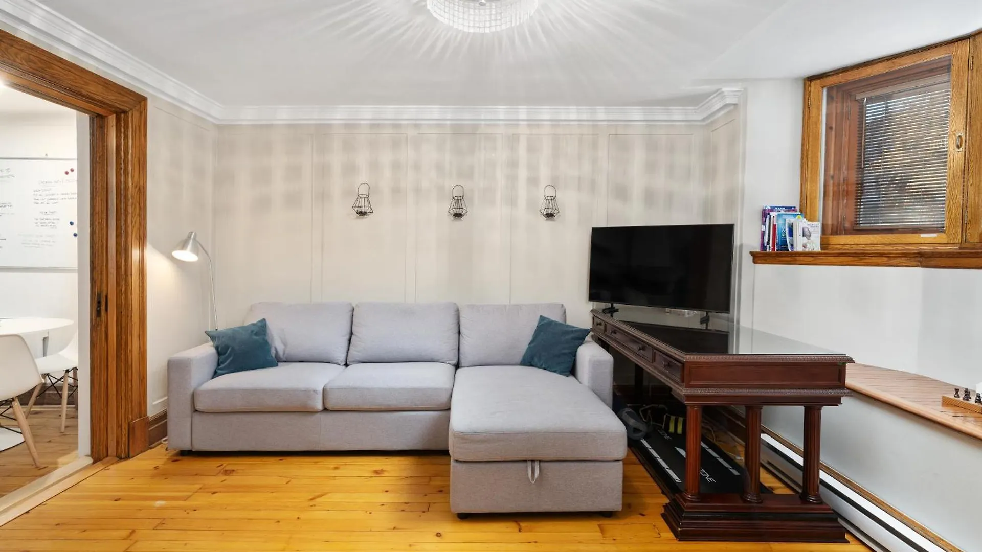 Modern, Cozy Apartment In Heart Of Mont Royal Montréal Canada