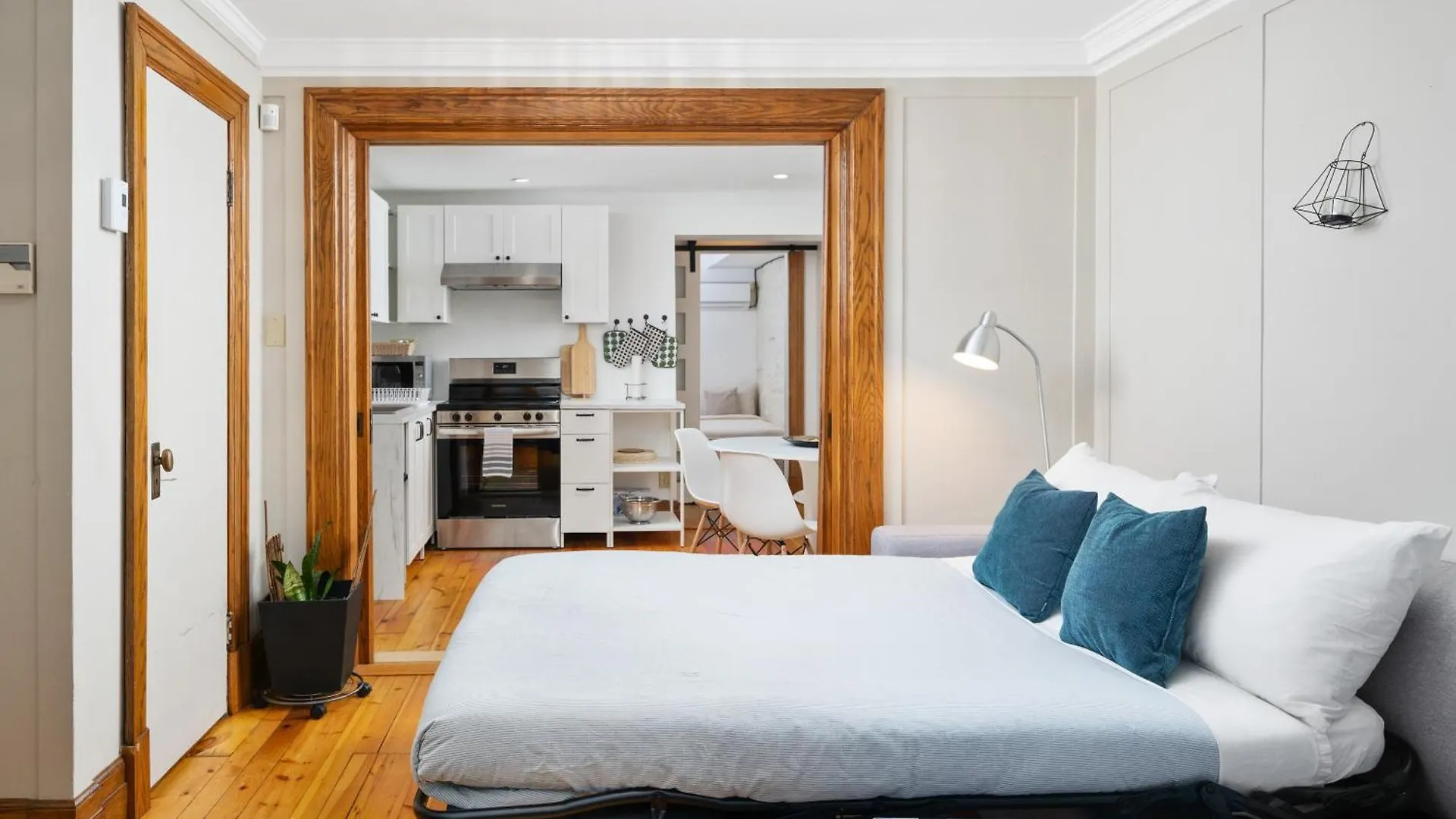 Modern, Cozy Apartment In Heart Of Mont Royal Montréal 0*,  Canada